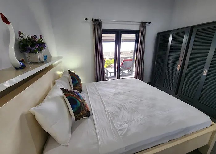 Bugbug Aparthotel 4*