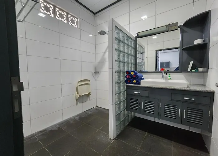 Bugbug Aparthotel 4*