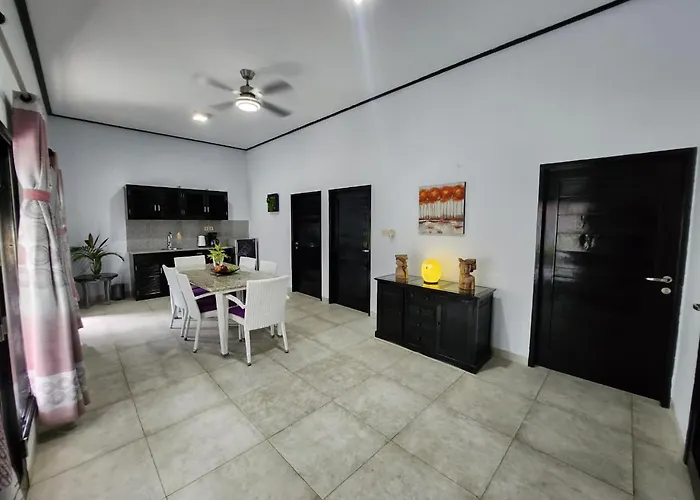 Bugbug Aparthotel 4*