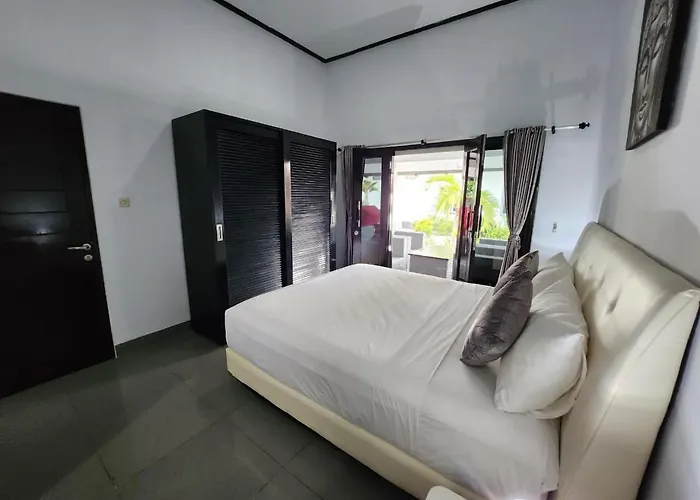 Bugbug Aparthotel 4*