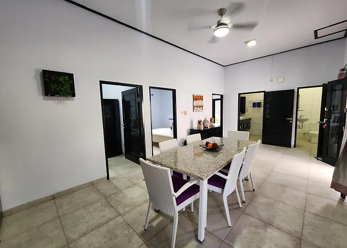 Bugbug Aparthotel 4*
