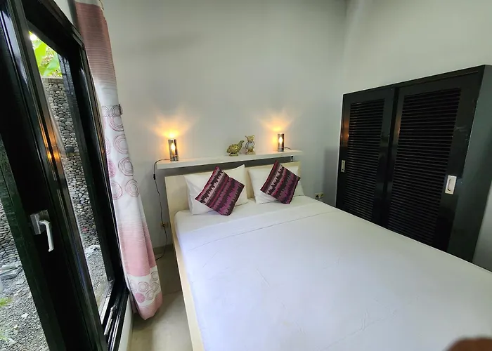 Bugbug Aparthotel