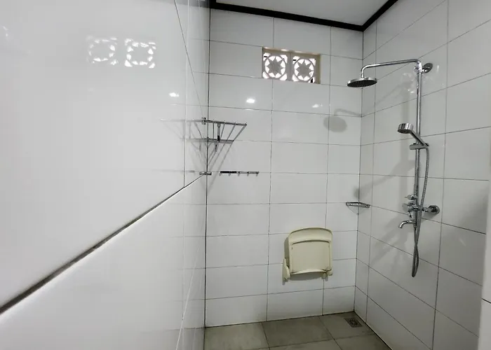 Bugbug Aparthotel